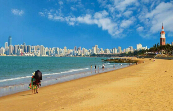 海南?？诼糜? />
</p>
　　會上，?？谑新糜挝嚓P(guān)負(fù)責(zé)人詳細(xì)介紹了?？谪S富的旅游資源、產(chǎn)品及免簽等便利的入境政策。該負(fù)責(zé)人表示，此次免簽政策幾乎涵蓋了海南全部的客源國，海口將充分利用簽證政策，加大對包括印尼在內(nèi)的航空公司開通直達(dá)?？诘暮骄€宣傳力度，加快引入東南亞客源，促進(jìn)?？谌刖陈糜问袌龈踊钴S發(fā)展。<br />
　　印尼旅游局亞太司司長溫森斯表示，印尼旅游資源豐富多樣，旅游業(yè)發(fā)達(dá)，是印尼主要經(jīng)濟(jì)來源。印尼與海南?？趦傻氐暮献骺臻g很大，未來將加強(qiáng)印尼與海南?？诘暮献鹘涣髁Χ龋嗷ネ平?、相互訪問溝通，做到旅游、商貿(mào)互通，攜手促進(jìn)旅游和經(jīng)濟(jì)的全方面發(fā)展。<br />
　　據(jù)悉，?？谑新糜挝酉聛韺⒗^續(xù)加強(qiáng)深化海口與印尼的旅游合作，共同促進(jìn)雙方旅游市場的繁榮發(fā)展。<br />
<div>
	<br />
</div></p>
<p><div   id=